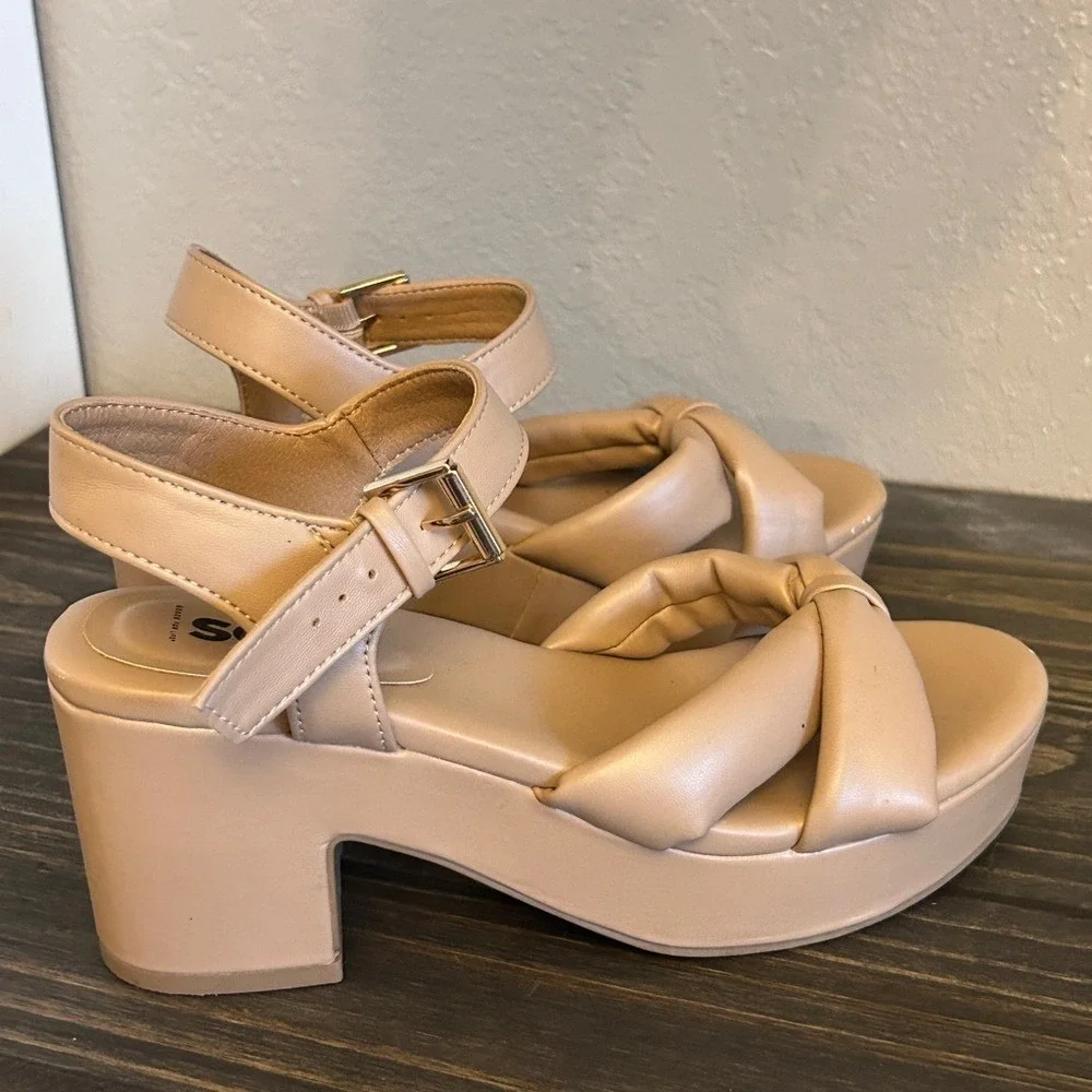Tan Platform Block Heel Sandals Pump‎ size 7.5 Summer Vacation